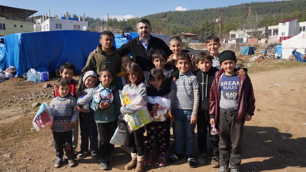 Yıldırım’dan depremzede çocuklara oyuncak