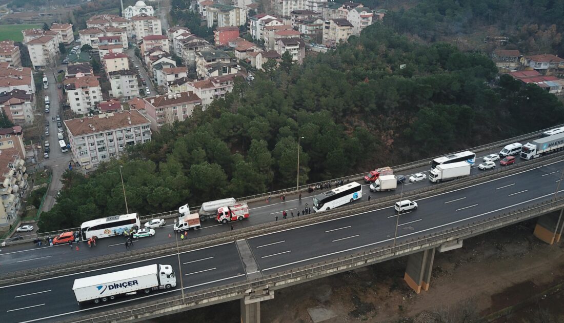 TEM’de zincirleme kaza: 11 kişi yaralandı