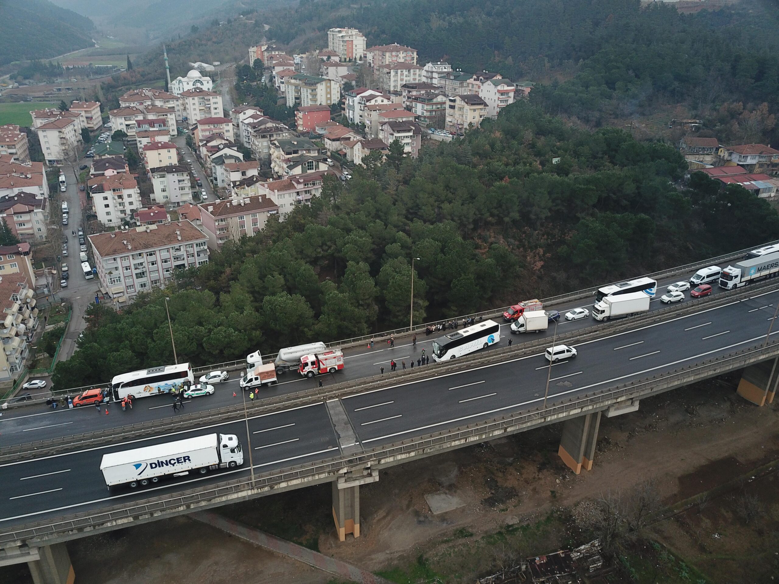 TEM’de zincirleme kaza: 11 kişi yaralandı