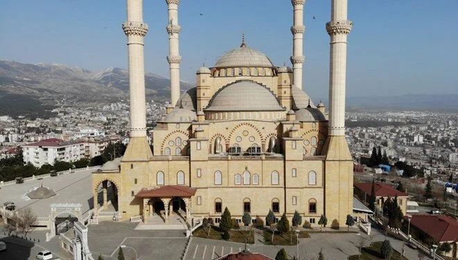 Kahramanmaraş’ın simgesi Abdülhamit Han Camii depremde hasar görmedi