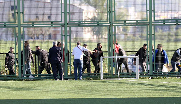 Bursa’da amatör ligde taraftarlar birbirine girdi