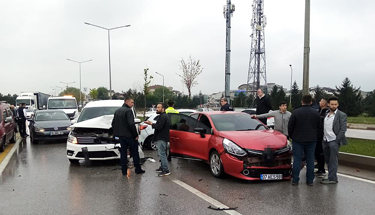 Bursa’da zincirleme kaza! 7 araç birbirine girdi