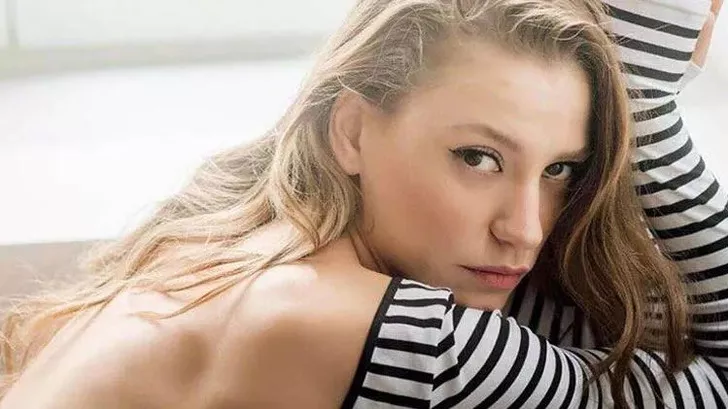 Serenay Sarıkaya’nın annesi gündem oldu!