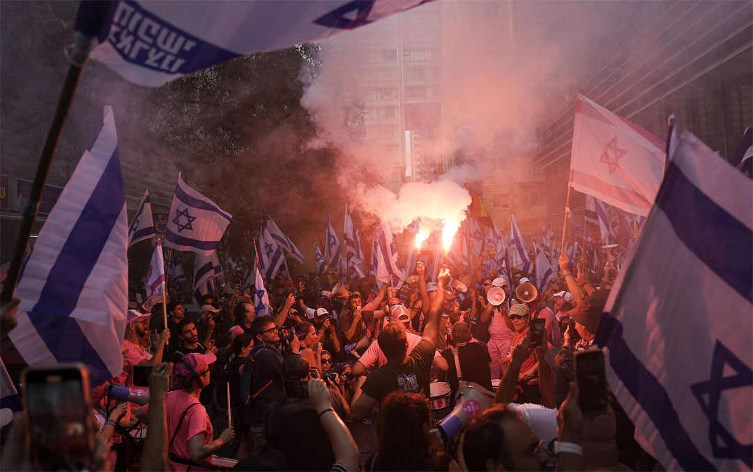 Netanyahu hükümeti karşıtı protestolara İsrail polisinden müdahale