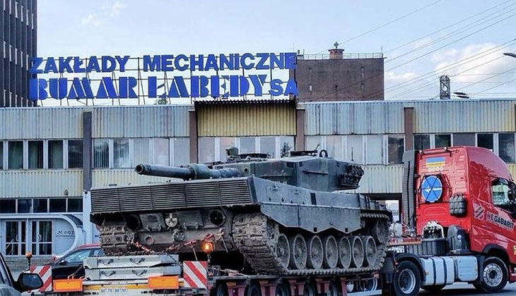 Ukrayna’ya verilen Leopard 2 tankları Polonya’ya getirildi