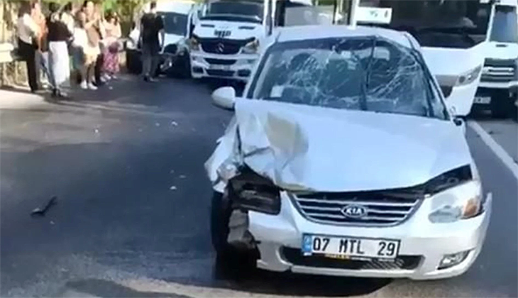 Antalya’da 12 aracın karıştığı zincirleme kaza