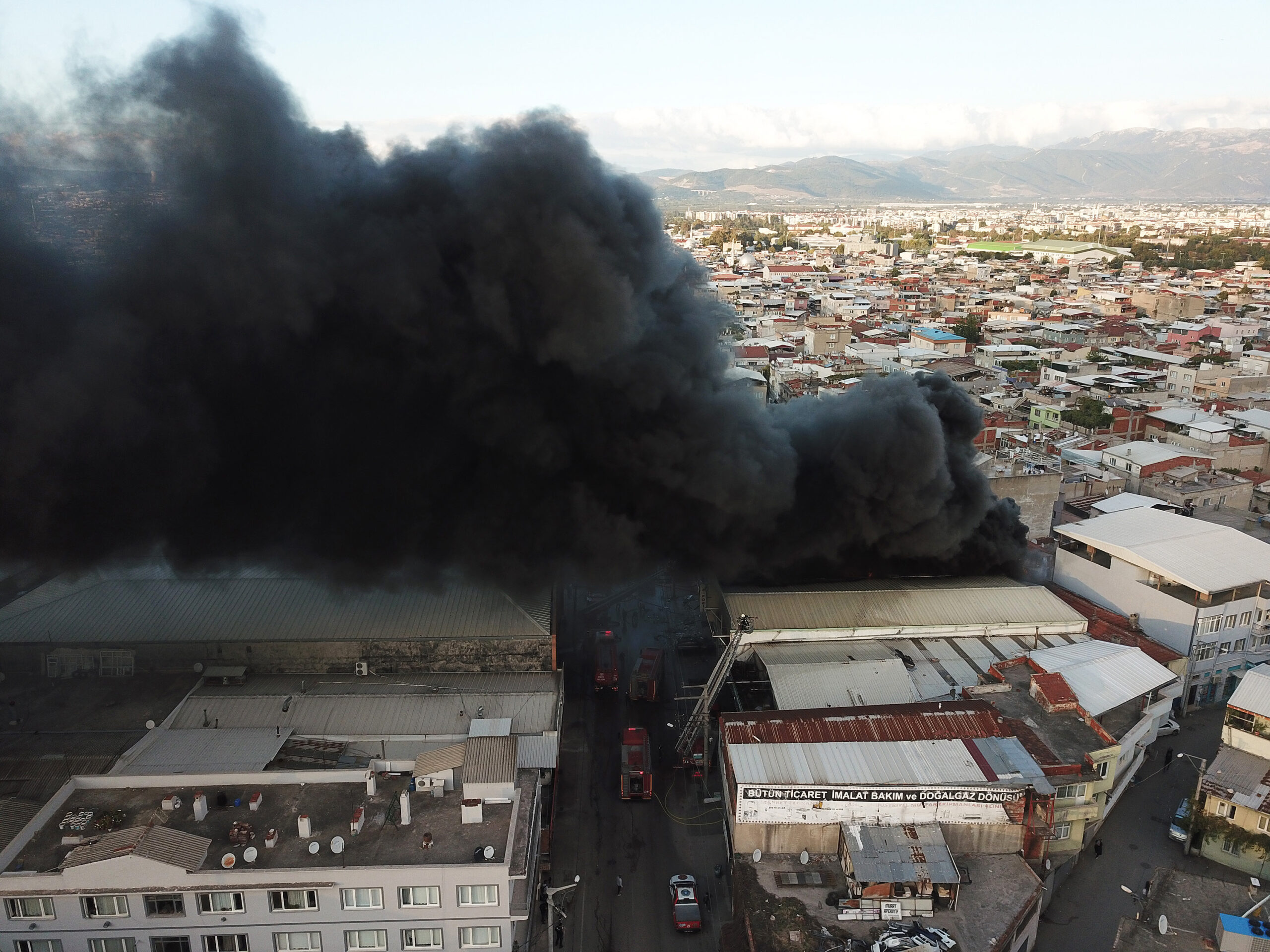 Bursa’daki fabrika yangını, alüminyum atölyesine de sıçradı