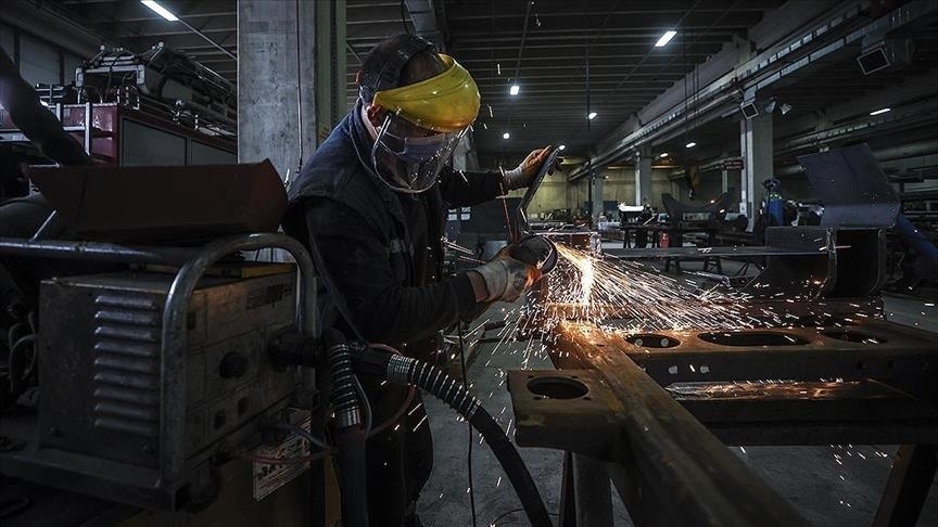 Sanayi üretimi yıllık yüzde 3,1 arttı