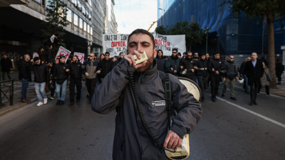 Yunanistan’da öğrenciler sokağa indi