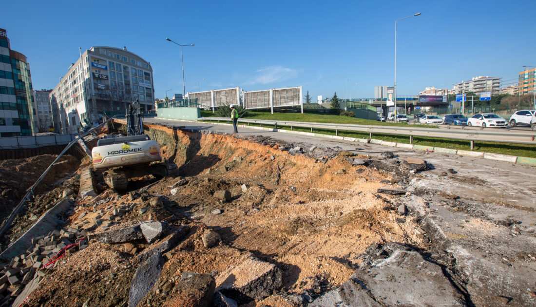 Bursa’da yol çöktü, ekipler çalışmaya başladı!