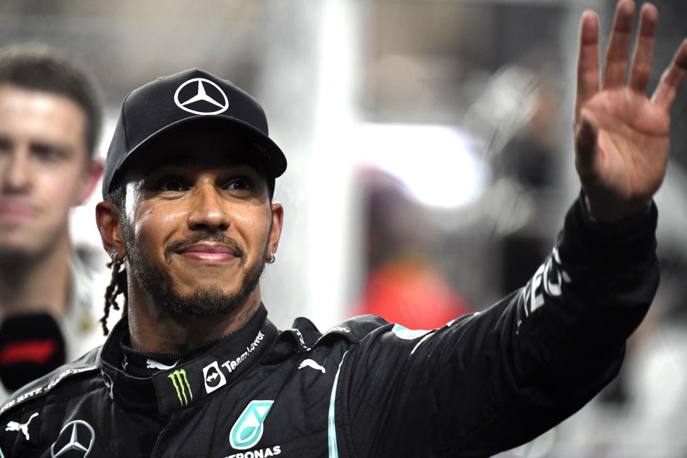 Lewis Hamilton, Ferrari ile anlaştı