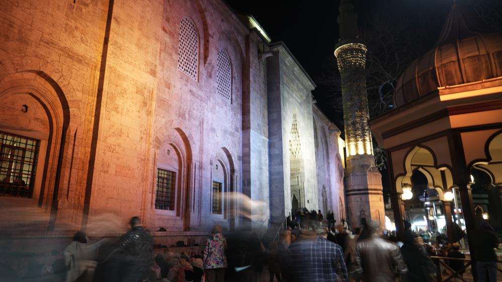 Miraç Kandili’nde Bursa Ulu Camii doldu taştı