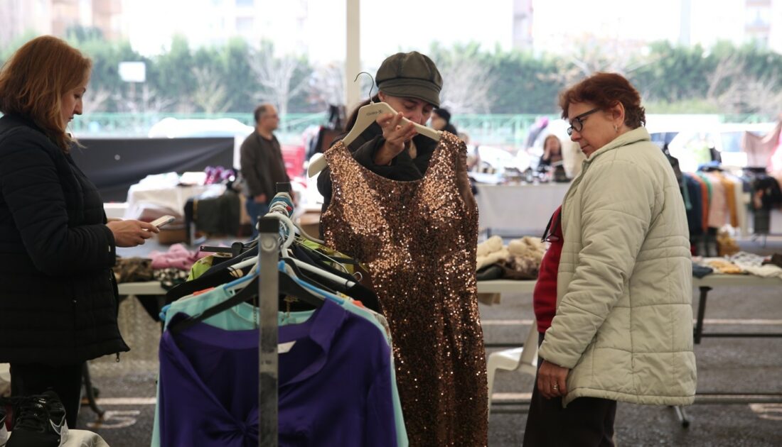 Bursa’da bilinçsiz tüketime karşı ikinci el eşyaları takas ettiler