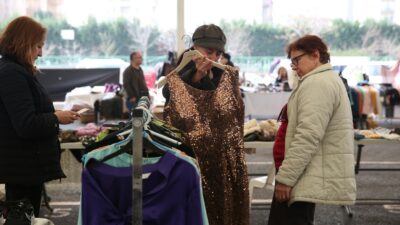 Bursa’da bilinçsiz tüketime karşı ikinci el eşyaları takas ettiler