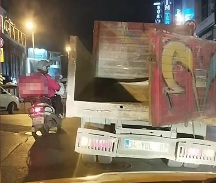 Motokuryenin uyarısı kazayı önledi