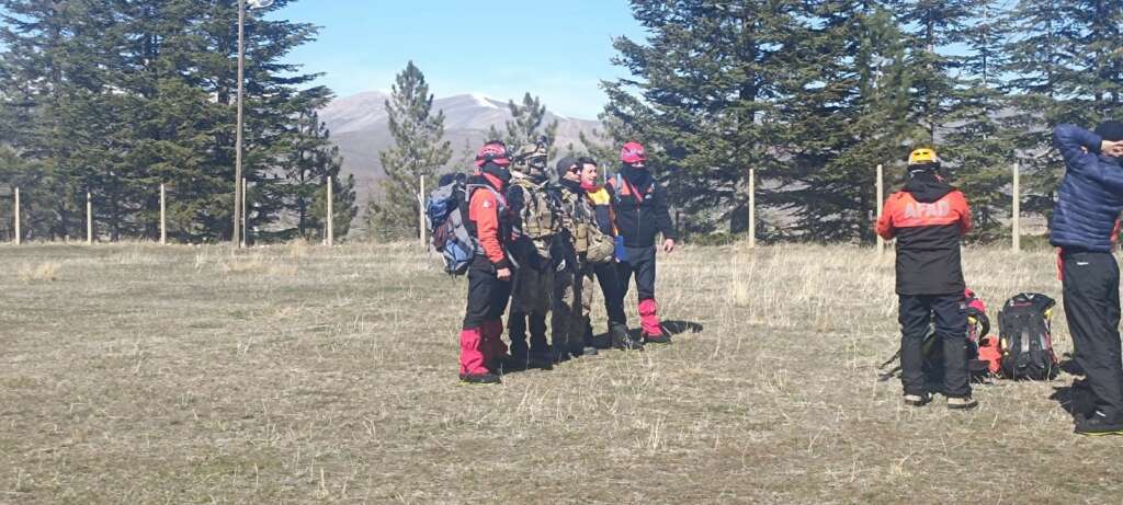 Dağcının cesedi helikopterle alındı