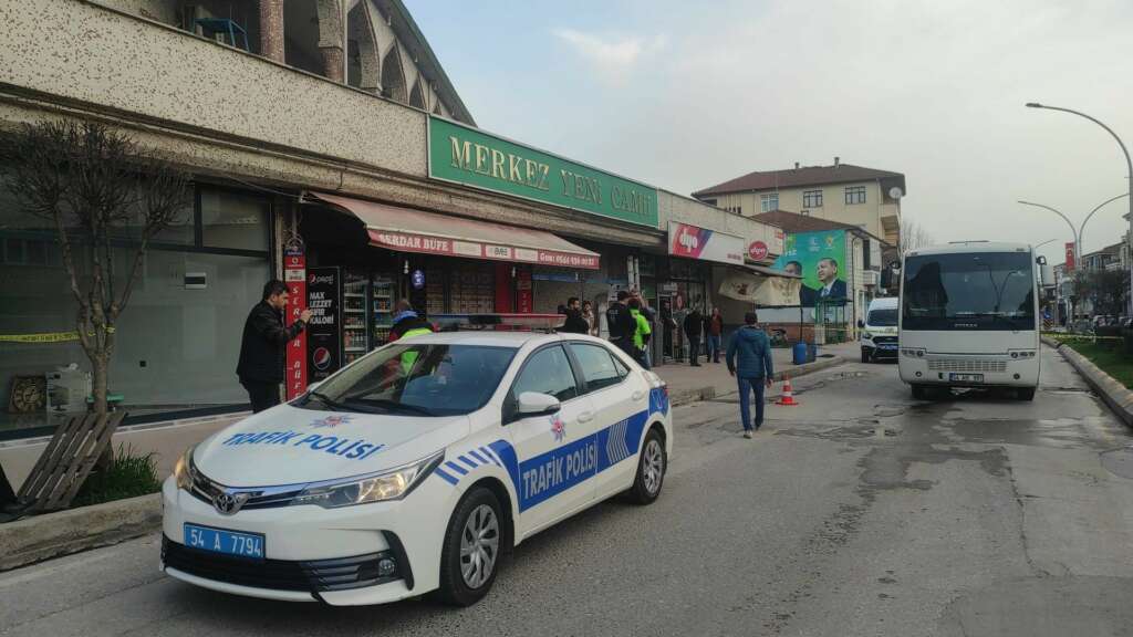 Namaz çıkışında midibüsün çarptığı yaşlı adam hayatını kaybetti