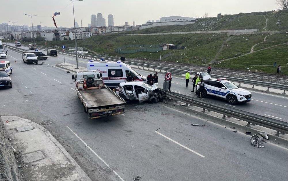 Direksiyon eğitmeni kaza yaptı: 1 ölü, 2 yaralı