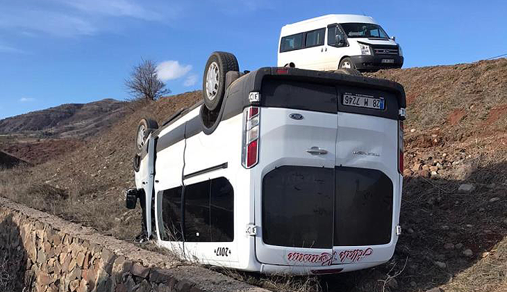 Giresun’da öğrenci servisi devrildi: 11 yaralı