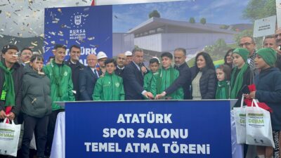 Bakan Bak Bursa’da Atatürk Spor Salonu temel atma töreninde