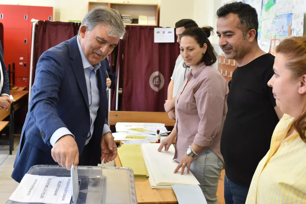 11. Cumhurbaşkanı Abdullah Gül, oyunu Beykoz’da kullandı