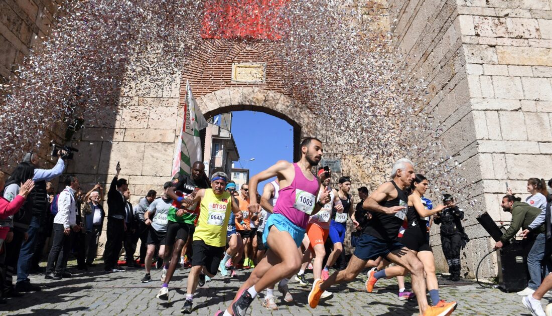 Bursa’da binlerce atlet fetih şenlikleri için koştu
