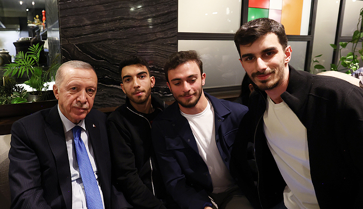 Cumhurbaşkanı Erdoğan, gençlerle bir araya geldi