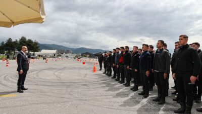 Bursa Valisi Demirtaş’tan jandarma ve polis kursiyerlere moral ziyareti