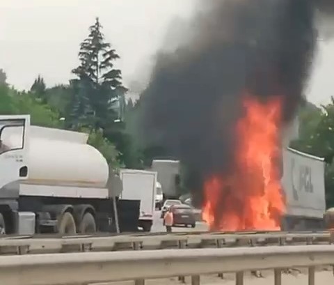 Bursa’da TIR alevlere teslim oldu