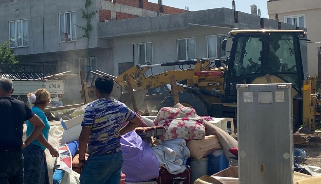 Bursa’da başıboş atlar ve göçebe çadırları toplandı