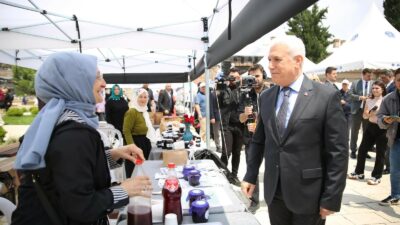 Bursa mutfağı, tarihi meydanda vitrine çıktı