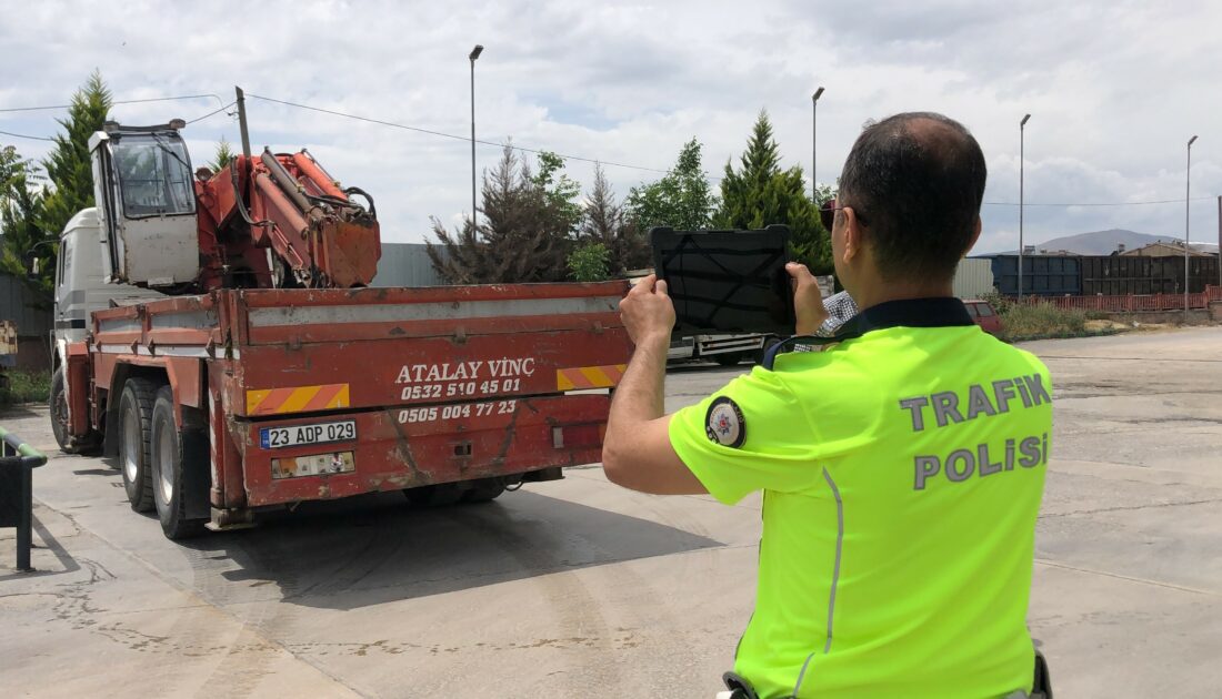 Motosiklet ile vinç çarpıştı: Yaralı var