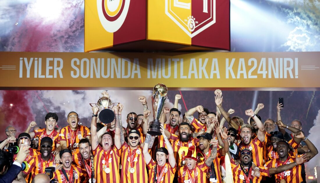 Galatasaray’dan 3 kupalı kutlama