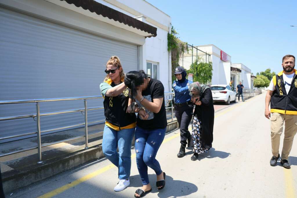 Polis saksıya gizlenmiş halde uzun namlulu silah ele geçirdi