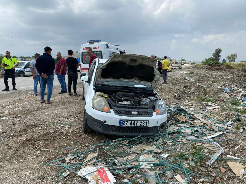 Kontrolden çıkan otomobil takla attı: Yaralılar var