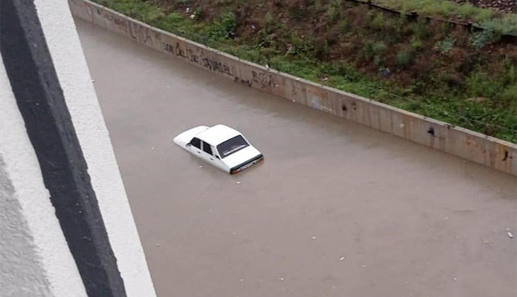Ankara’da sağanak yağış: Sokaklar göle döndü