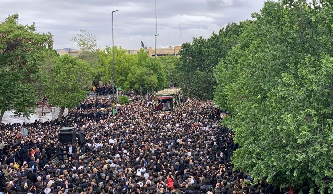 İranlılar Reisi’yi anıyor: Tebriz, Tahran ve Kum’da yas