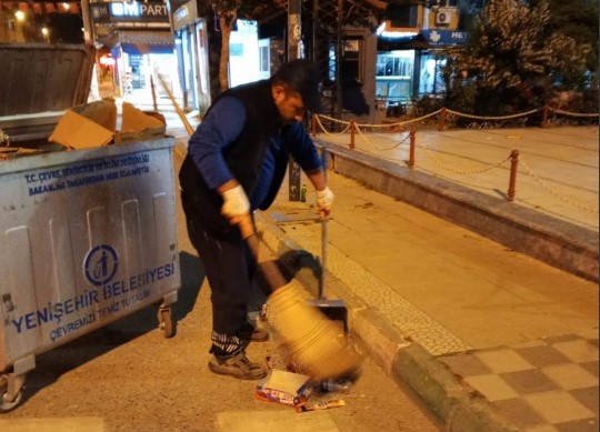 Yenişehir’de temizlik mesaisi