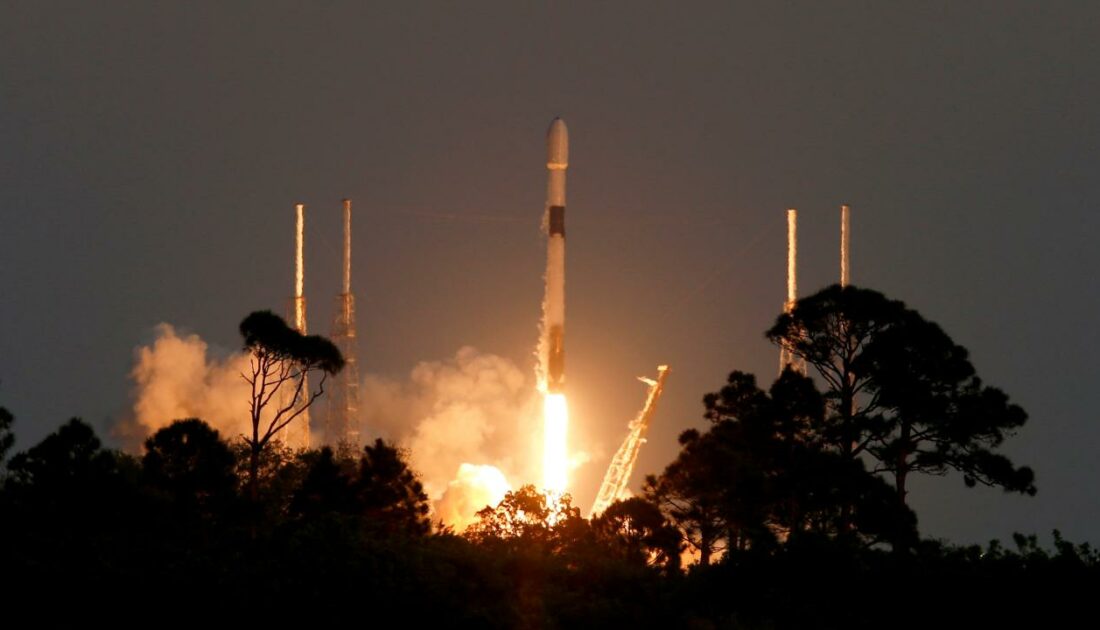 SpaceX, ABD’nin casus uydularını yörüngeye gönderdi