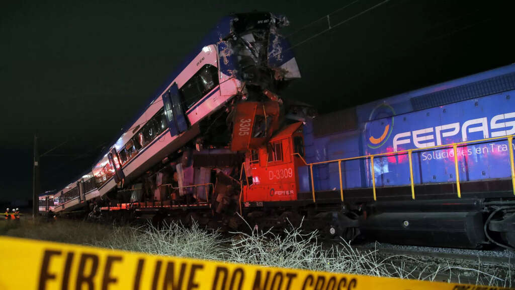 Şili’de iki tren çarpıştı: 2 ölü, 9 yaralı