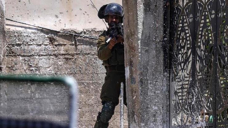 İsrail güçlerinden Batı Şeria’ya baskın: 1 İsrail askeri öldü