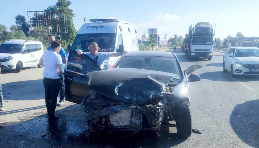 Bursa’da işçi servisi ile otomobil çarpıştı: 5 yaralı
