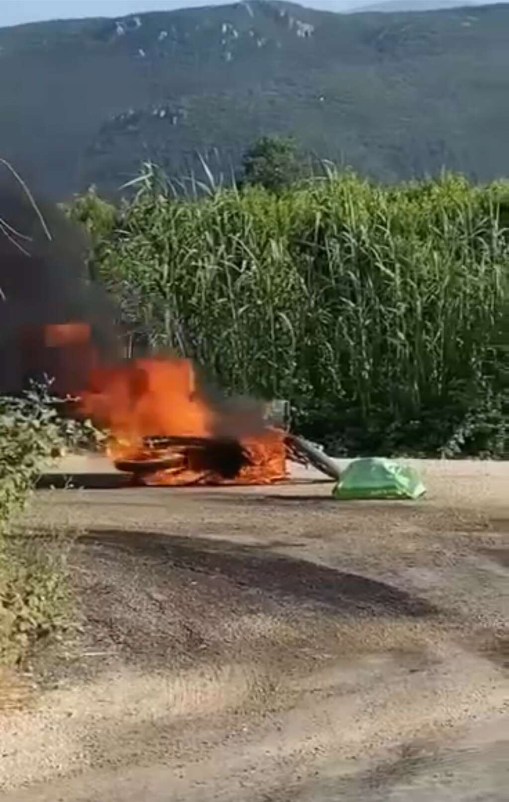 Bursa’da alev alev yanan motosiket kül oldu