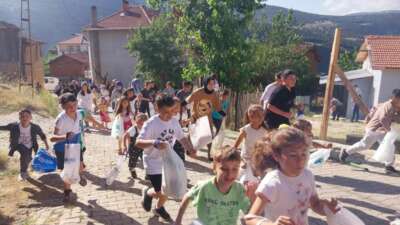 Bursa’da çocuklar, bayram coşkusunu adak geleneğiyle erken yaşadı