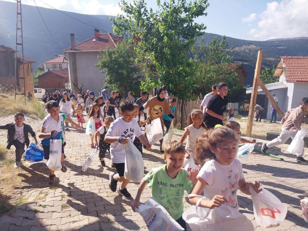 Bursa’da çocuklar, bayram coşkusunu adak geleneğiyle erken yaşadı