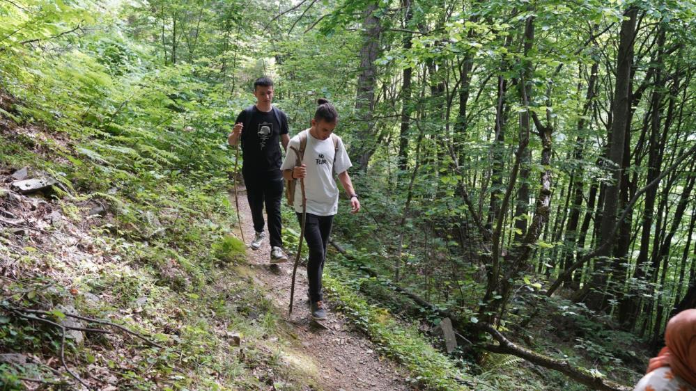 Bursa’da gençler doğa için yürüdü