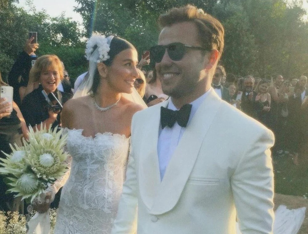 Oyuncu Tolga Sarıtaş ile Zeynep Mayruk evlendi