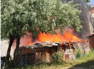 Bursa’da tandırda çıkan yangın, depoyu kullanılmaz hale getirdi