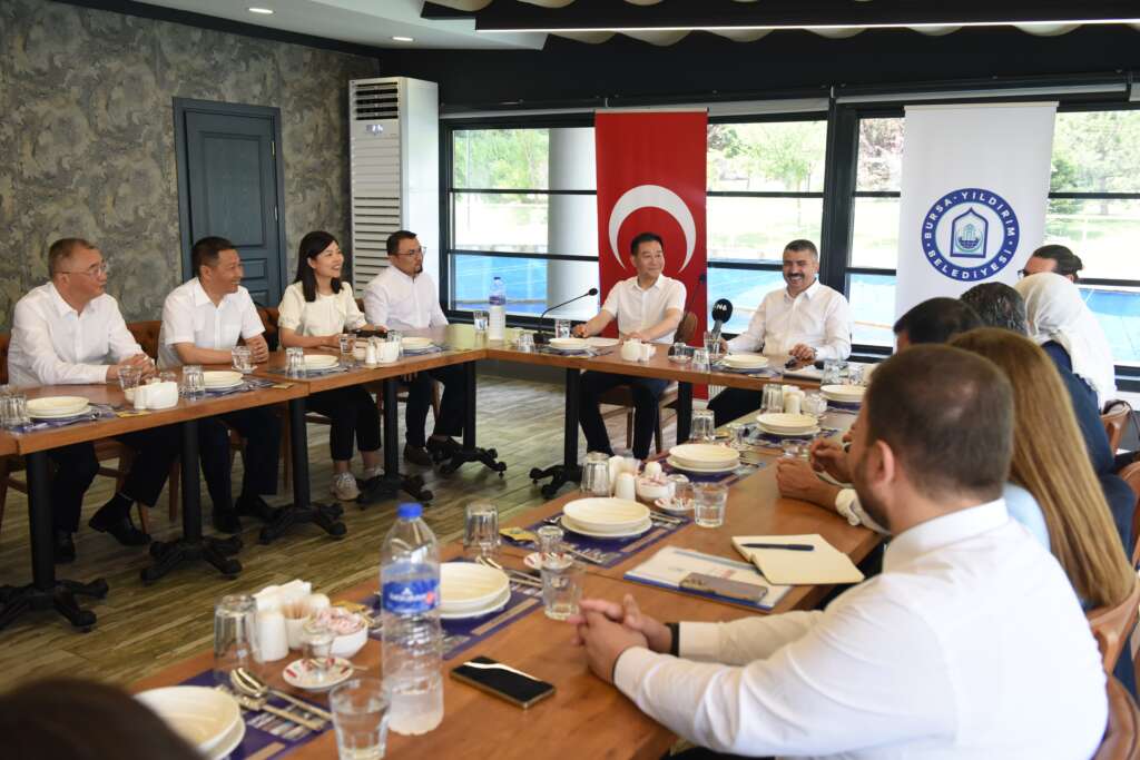 Başkan Yılmaz, Çinli heyeti Yıldırım’da ağırladı