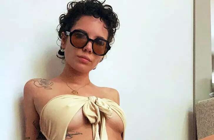 Halsey erkek arkadaşına verdiği pozla gündemde!